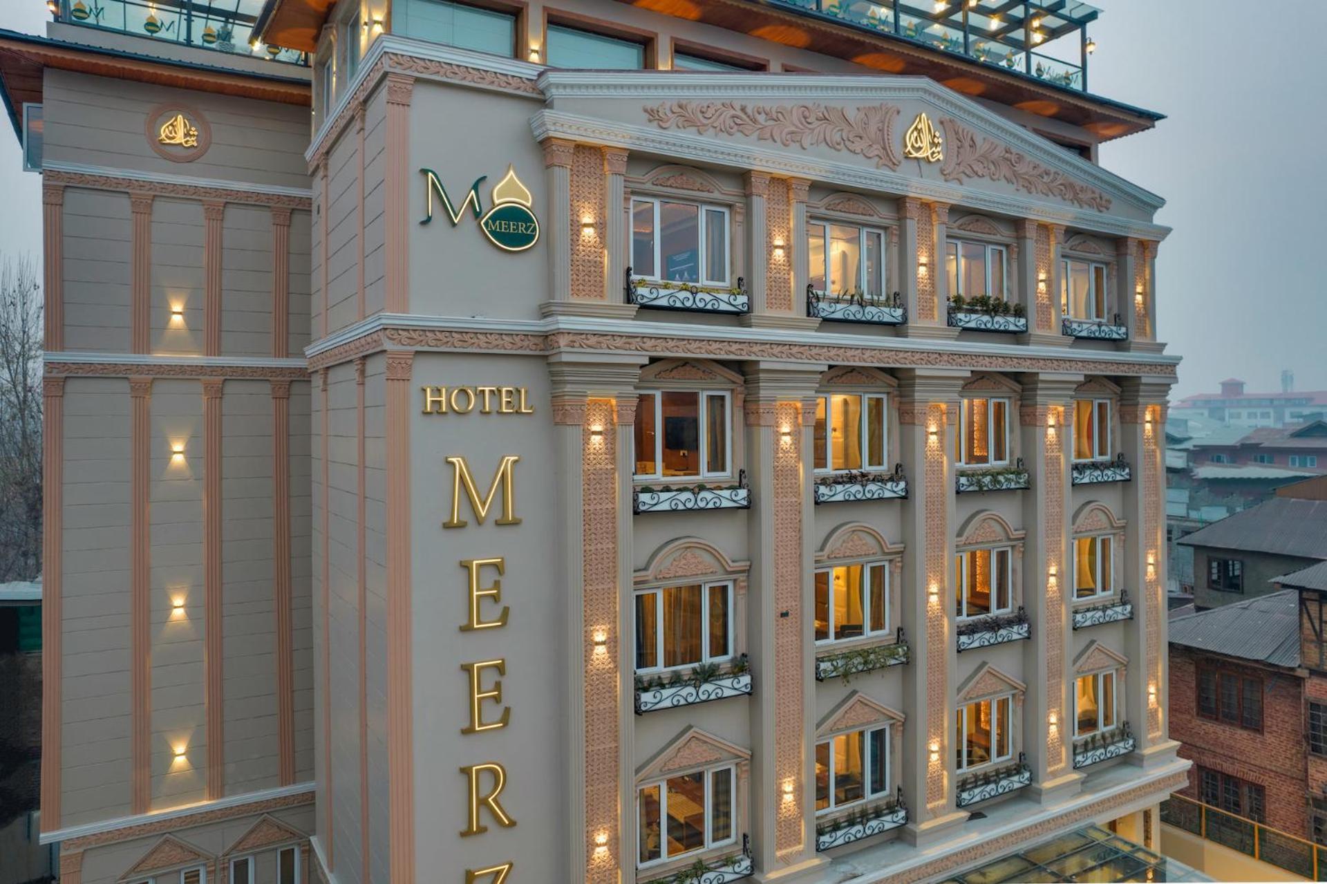 Hotel Meerz Srīnagar Extérieur photo